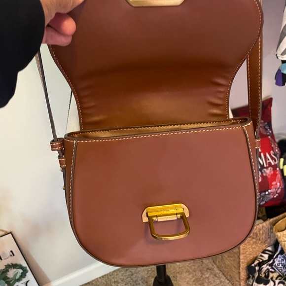 MNG Leather Crossbody Bag is in nwot - Picture 6 of 6